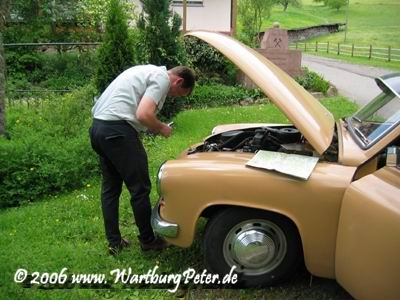 Zndkerze 1 geht auf 2, Stecker 3 geht nach 1 und Zndspule 2 nach 3. Warum ist noch eine Spule brig?