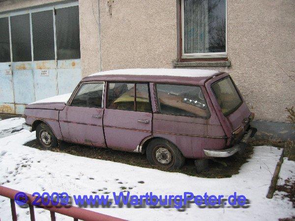 20090117_img_4597.jpg - Im Januar erzählte Steini, in Hanau stehe ein alter Wartburg vor einer ehemaligen Werkstatt. "Wollen wir mal hinfahren?""Klar!"